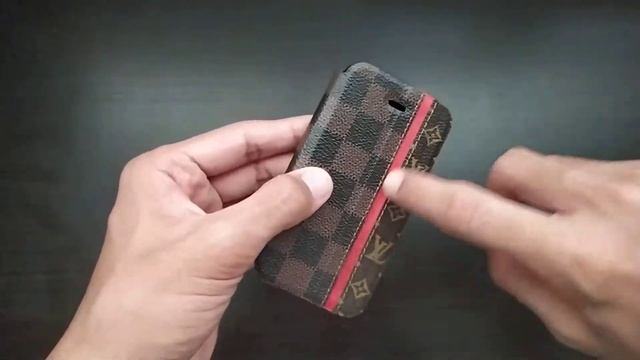 Unboxing + Review Louis Vuitton Flip Case For iPhone 4/4s смотреть онлайн
