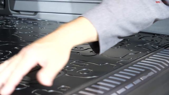 I Get HANDS-ON With The Brand New GMC Hummer EV SUV — Here's Everything You Need To Know! смотреть онлайн