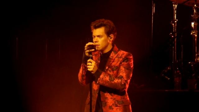 Harry Styles - The Chain (Fleetwood Mac cover) September 28, 2017 Radio City Music Hall New York смотреть онлайн