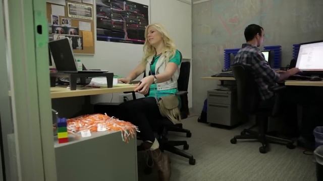 Day in the Life: Kasey, Program Manager (PM) смотреть онлайн