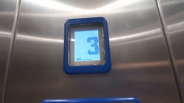 ¡Muy barato! Ascensor MacPuarsa eléctrico de los 2000 en un edificio, Oviedo, España смотреть онлайн