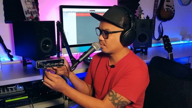 Behringer UMC22 Unboxing, Test and Review смотреть онлайн