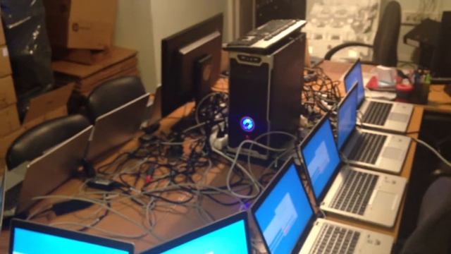 Clonezilla server - OS install on 13 laptops HP Folio 9470m смотреть онлайн