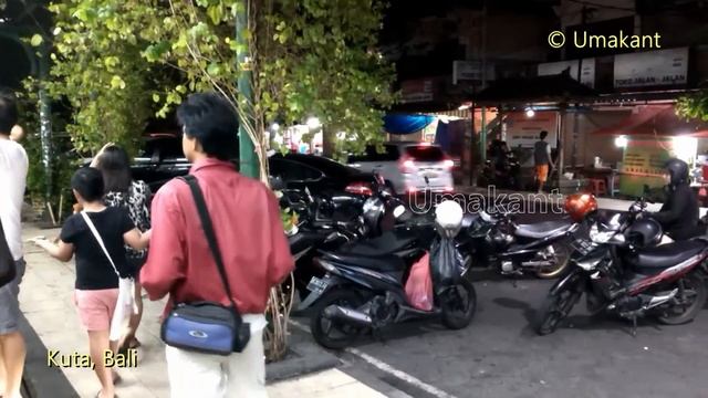 Bali Fruit shop with Rates- Papaya 50rs Apple 200rs смотреть онлайн