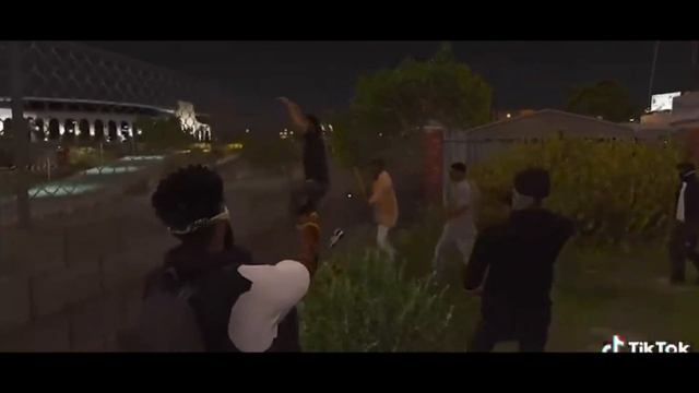 Cross Atlantic Pirus üyesi Uncle MAC-10 Çeken Bir çete üyesine Sopa İle Yaralıyor [baldwin.rpg] смотреть онлайн