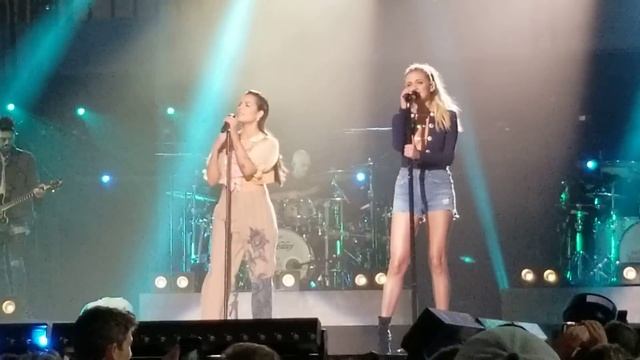 Halsey & Kelsea Ballerini covering Dreams by Fleetwood Mac смотреть онлайн