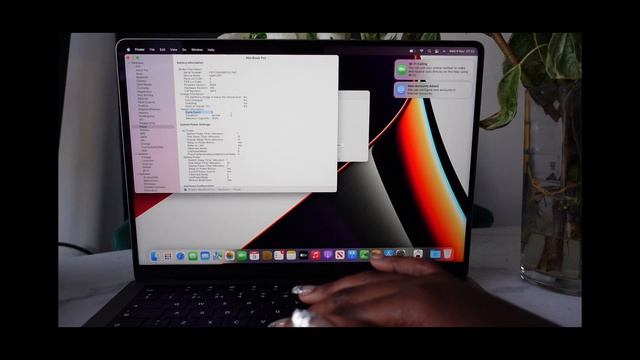 M1 Pro MacBook Pro (refurbished bc we’re saving money in these streets) Unboxing смотреть онлайн
