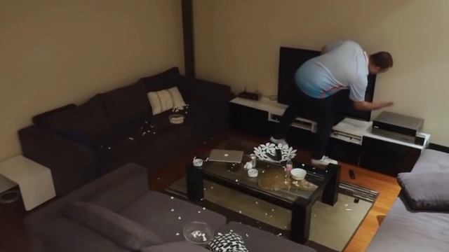 Türkiye Maçı Sırasında Televizyon Kapatma Şakası Yapılırsa HD смотреть онлайн