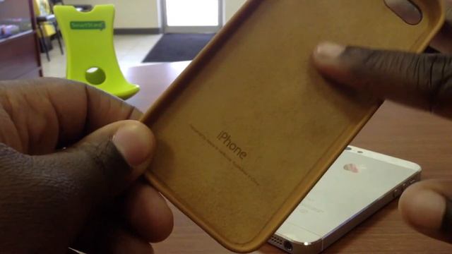 Apple iPhone 5/5s Brown Leather Case Review смотреть онлайн