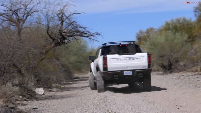 Here's Why The 2022 Hummer EV is 9,000 Pounds of Off-Road Crushing High-Tech Magic & Wizardry! смотреть онлайн