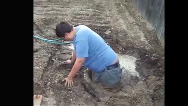 kid falls into quicksand and this happens... смотреть онлайн