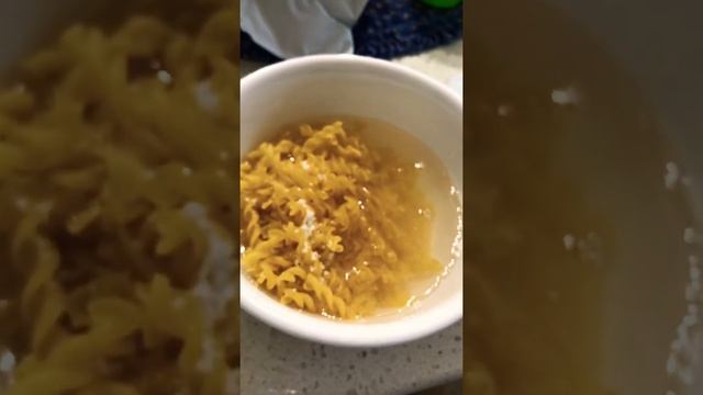CHEETOS MAC’N CHEESE! (BOLD AND CHEESY) смотреть онлайн