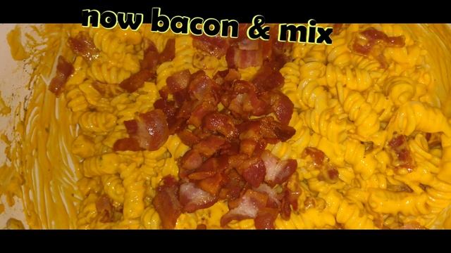 Double cheddar bacon Mac & cheese смотреть онлайн