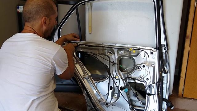 How to replace windows in a 2004 Honda Accord door смотреть онлайн