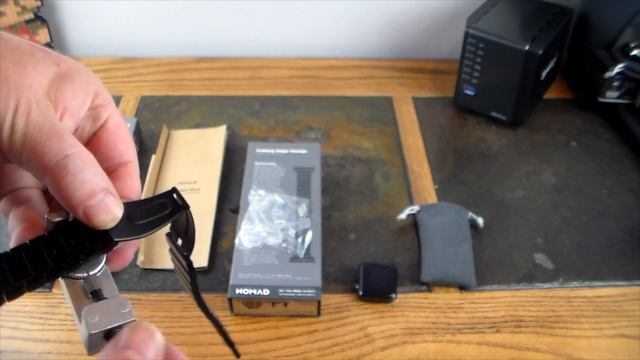 Nomad's Titanium Apple Watch Band смотреть онлайн