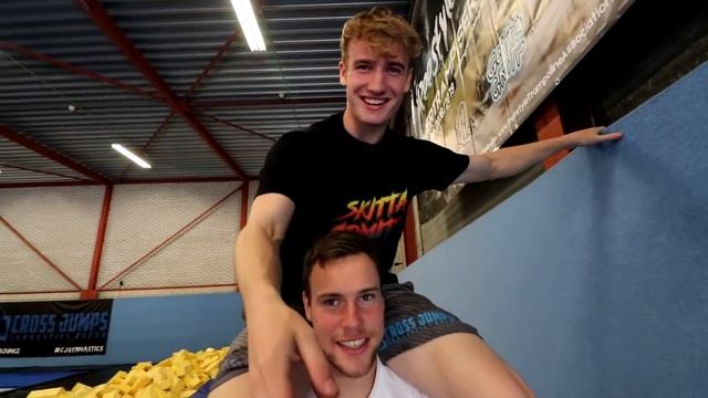 The IMPOSSIBLE HUMAN FLIP Challenge ! смотреть онлайн