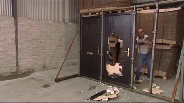 Welsh windows Door destruction смотреть онлайн