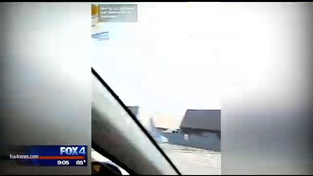 Officer smashes window after driver repeatedly refuses to comply смотреть онлайн