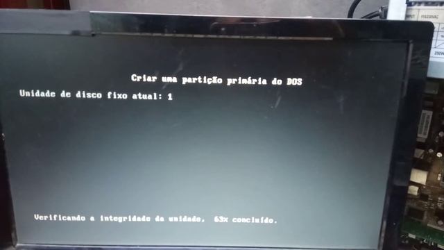 tentando formatar HD com Windows 98 смотреть онлайн