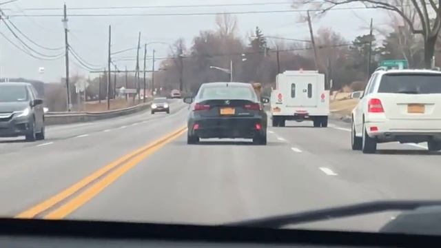 Dog Can't Decide Which Window to Look Out of in Car - 1022956 смотреть онлайн