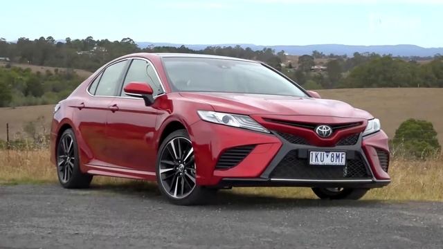 Holden Commodore VXR v Toyota Camry V6 SX v Kia Stinger 330Si v Skoda Superb 206TSI Sportline compa смотреть онлайн