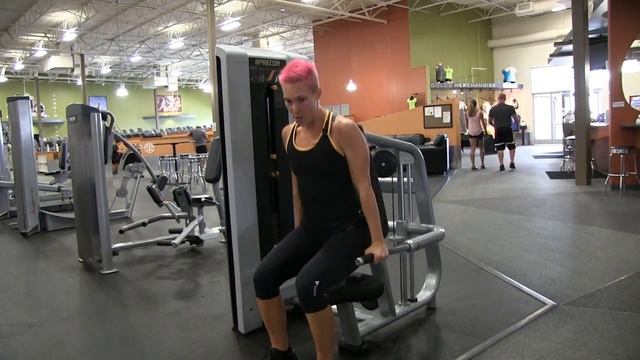 How-To Use the "Seated Dip" Machine смотреть онлайн