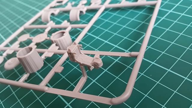 MiG-29SMT 9-19 Fulcrum 1/72 Trumpeter #01676 Unboxing & Review