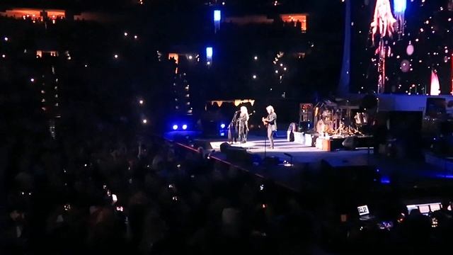 Fleetwood Mac "Landslide" Live Song 2019 Tour Show Philadelphia Lyrics смотреть онлайн