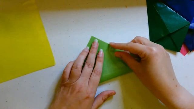 Make It Yourself: "Stained Glass" Window Stars смотреть онлайн