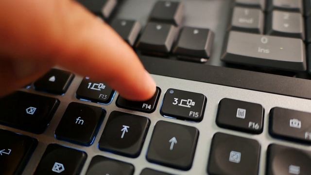 FIGHT! LOGITECH MX Mechanical vs MX Keys! Sound test and more смотреть онлайн