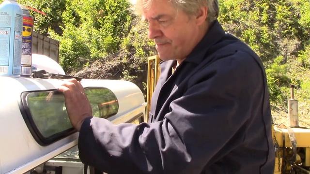 Fitting the Malawi 110 alpine windows.A bar steward of a job! смотреть онлайн