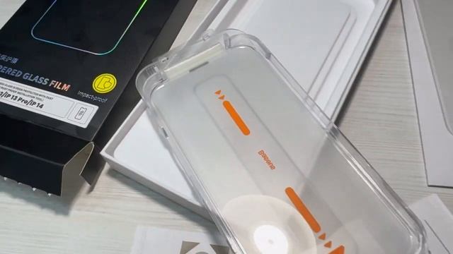 Защитное стекло Baseus для iPhone 13/13 Pro смотреть онлайн