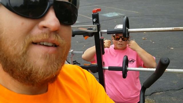 Employee Fails Leaf Bagger, Apple Launcher смотреть онлайн