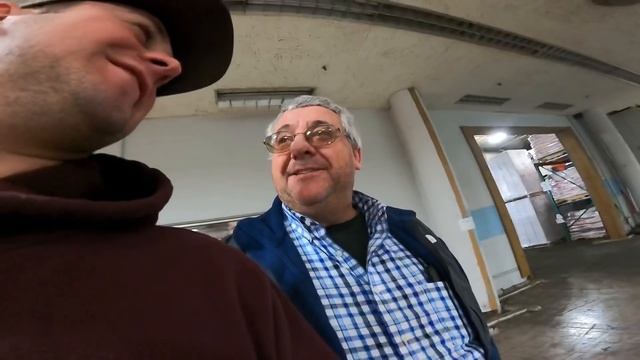 Putting up equipment and a short little plane trip смотреть онлайн