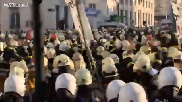 Бельгийская полиция против бельгийских пожарных смотреть онлайн