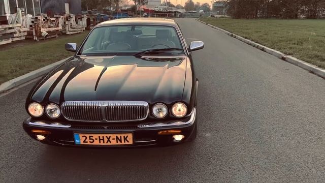 Daimler V8 4.0 2002 QUICK WALKAROUND + INTERIOR ( XJR JAGUAR) What A Beauty! смотреть онлайн