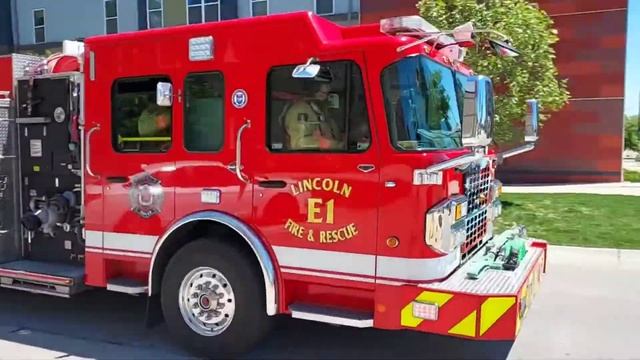 Lincoln Fire & Rescue Station 1 full house for a gas leak смотреть онлайн