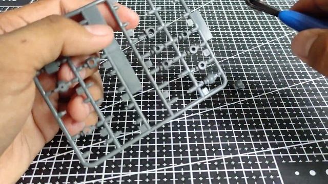 Unbox & Build Gundam Destiny 1/144 Scale Hongli Kit Bootleg смотреть онлайн