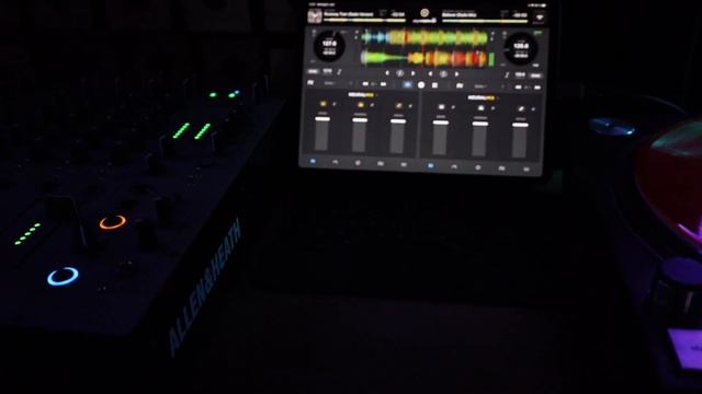 Digital Vinyl - DVS DJ Software Check : Algoriddim Pro DJ AI - kurz angetestet смотреть онлайн