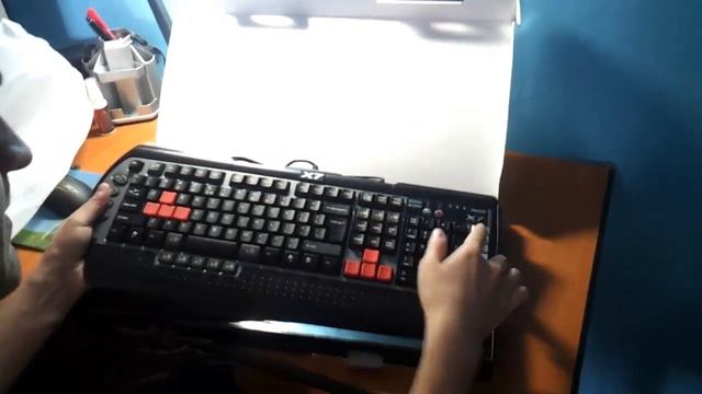 Gaming keyboard A4Tech X7 G800V unboxing video [EN] смотреть онлайн