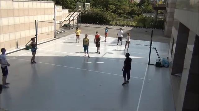 Волейбол.Играем классом в волейбол смотреть онлайн