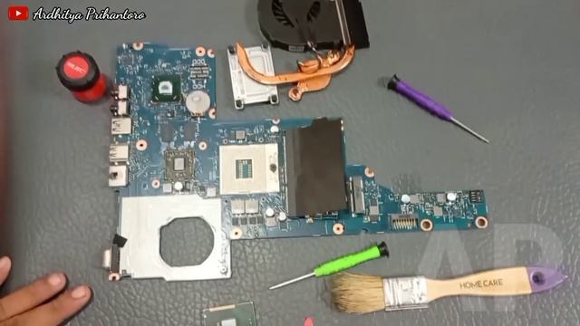 Cara Ganti Pasta Prosesor Laptop HP1000 dengan Mudah смотреть онлайн