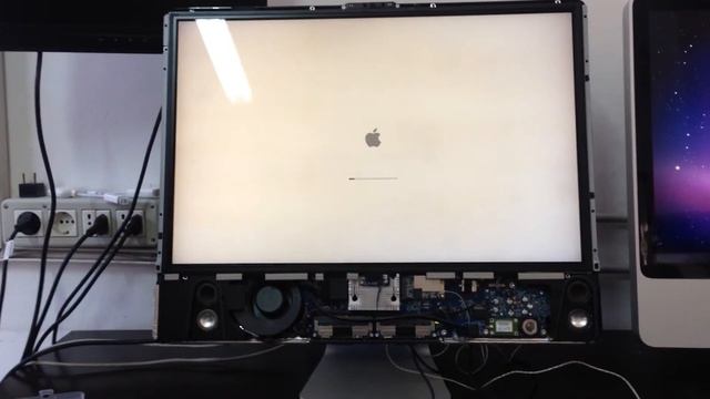 iMac A1225 Prima di montare il disco SSD смотреть онлайн