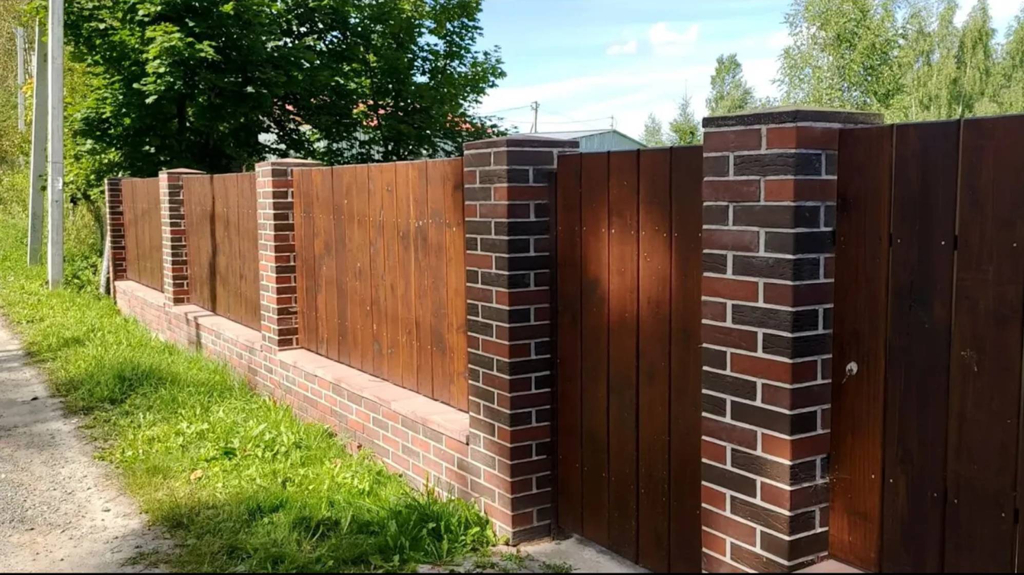 Чем покрасить доски забора. Цветное Масло для дерева для покраски забора под ценные породы древесины смотреть онлайн