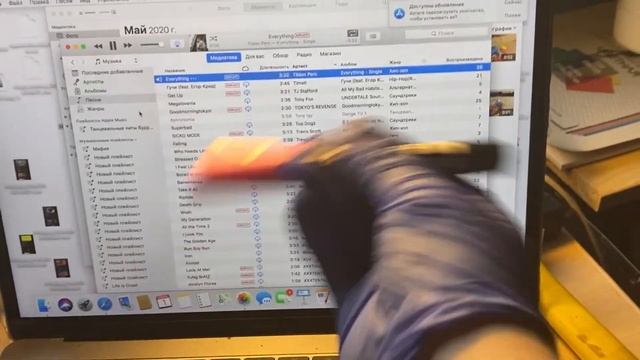 My first custom AirPods Pro (SaTiSFying) смотреть онлайн