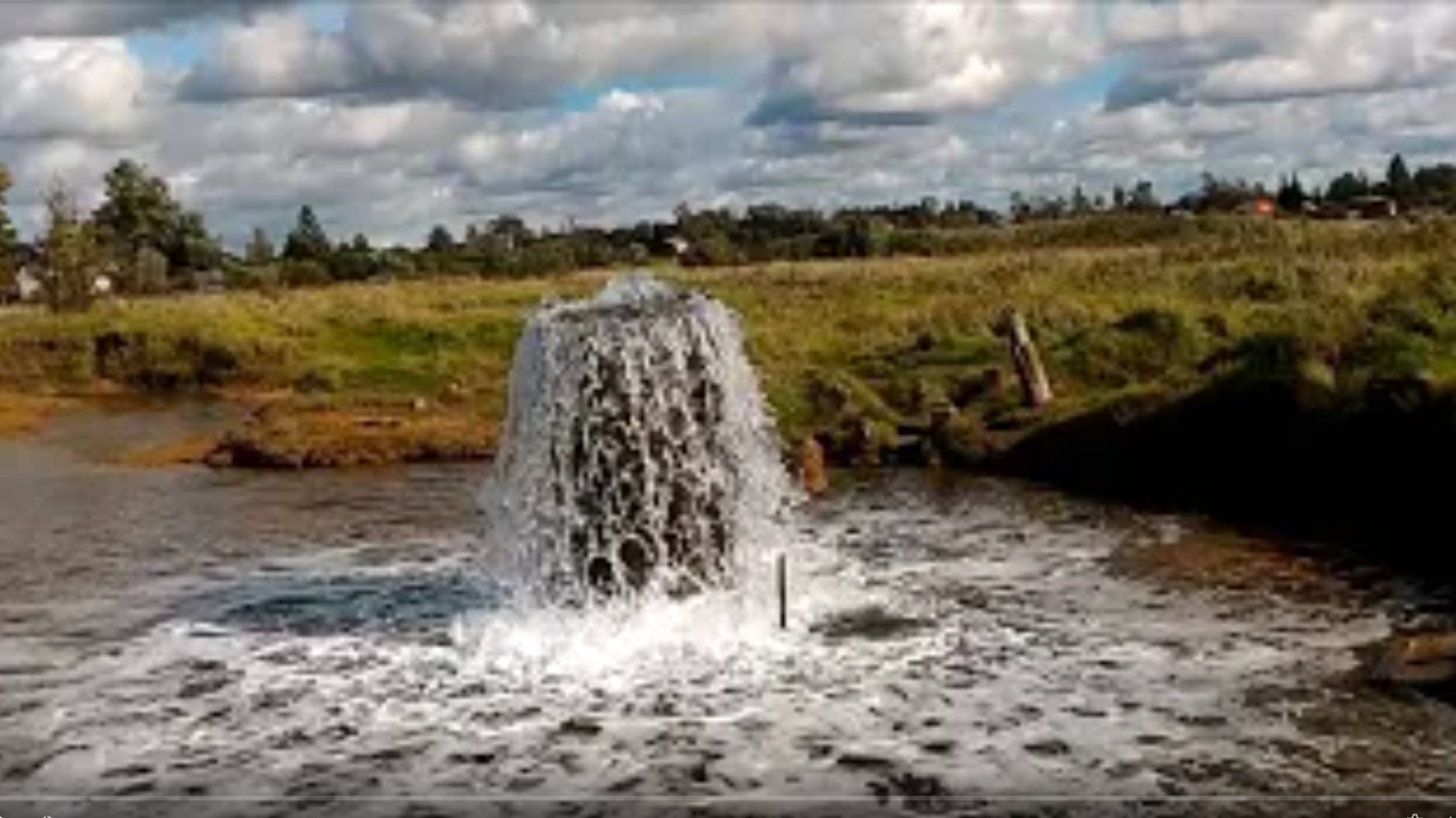 Целебные воды г. Старая Русса. Минеральный природный источник в поле за городом Старая Русса. смотреть онлайн