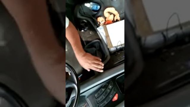 Shifting a FAW 8 speed смотреть онлайн