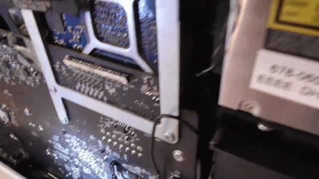 The iMac broke and it's my fault смотреть онлайн