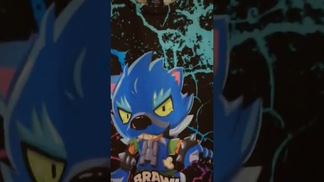 У меня новая футболка про бравл старс