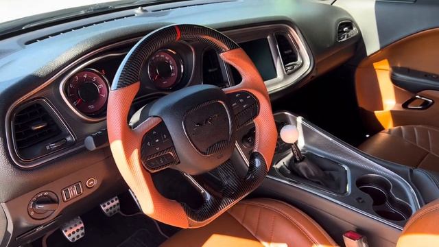 HELLCAT UPDATE! *AIR SUSPENSION AND CARBON FIBER* смотреть онлайн